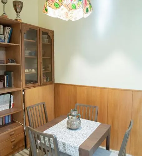 Rhome Garden Apartment